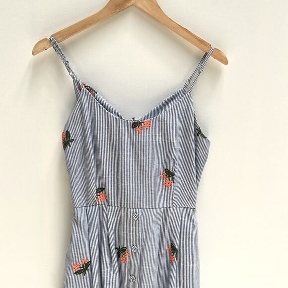 NWT J.O.A. Embroidered Back Tie Midi Dress Size M - Picture 3 of 11